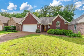 74 Double Creek Dr, Jackson, TN 38305