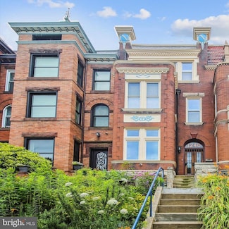 1240 Girard St NW, Washington, DC 20009