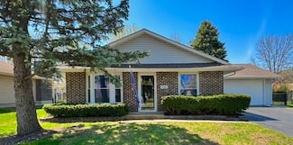846 Springfield Dr, Roselle, IL 60172