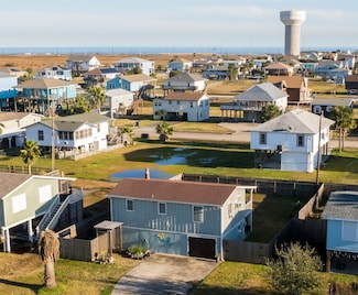 16535 Jamaica Inn Rd, Jamaica Beach, TX 77554