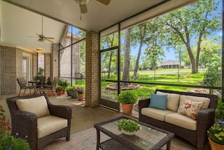 96 Winthrop Harbor S, Montgomery, TX 77356