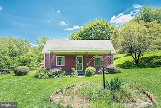 115 Chester Gap Rd, Chester Gap, VA 22623