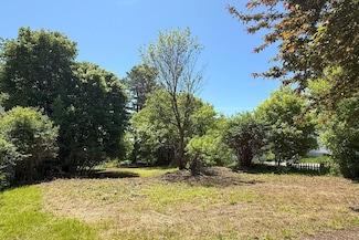 8 Jackson Ave, Rutland, VT 05701