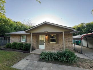 2004 Throckmorton St, Gainesville, TX 76240
