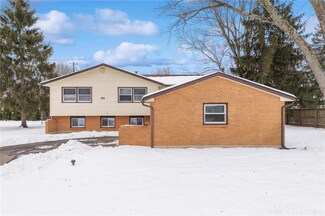 84 Waterford Dr, Dayton, OH 45458
