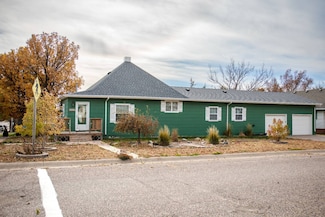 1381 4th St, Chappell, NE 69129