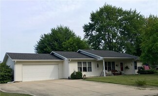 412 Parkview Dr, Whiteland, IN 46184
