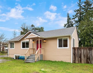 19900 19th Ave NE, Shoreline, WA 98155