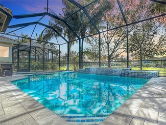 4310 Aurora St, Naples, FL 34119