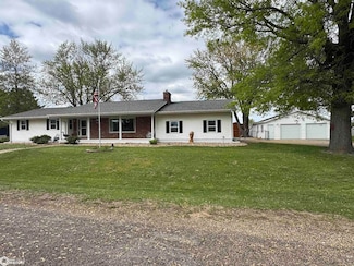 200 Royel Ct, Wapello, IA 52653