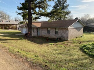 901 N K St, Quinton, OK 74561