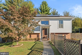 27 Carver Rd, Cabin John, MD 20818