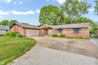 407 Woodland East Dr, Greenfield, IN 46140