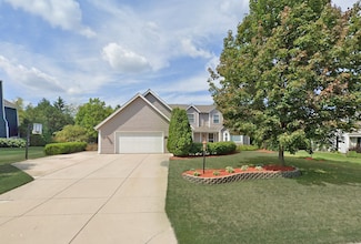 N63W14542 Ash Dr, Menomonee Falls, WI 53051