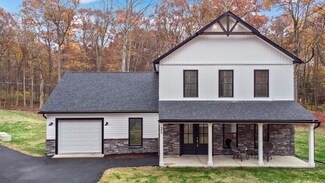 25 W Oak Ln, Lehighton, PA 18235