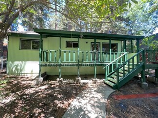 31964 Brookings Dr, Running Springs, CA 92382
