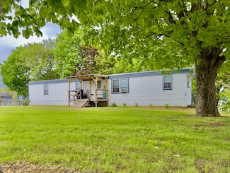 25 Prospect St, Livermore Falls, ME 04254