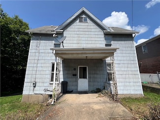 900 Creighton Ave, Pitcairn, PA 15140