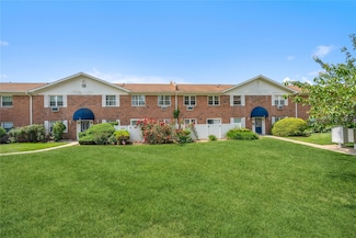 460 Old Town Rd Unit 5N, Port Jefferson Station, NY 11776