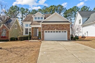 37 Cottswold Ln, Spring Lake, NC 28390