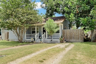 806 W 4th St, Freeport, TX 77541
