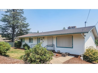 1929 NW Lynwood St, Roseburg, OR 97471