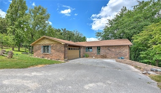 22 Roller Bend Rd, Eureka Springs, AR 72631