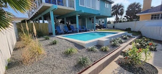 3 Mazatlan Dr, Rockport, TX 78382