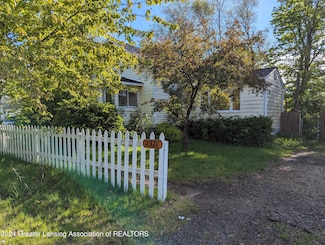 2521 2nd St, Westland, MI 48186