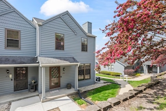 353 Lexington Ct Unit A, Pewaukee, WI 53072