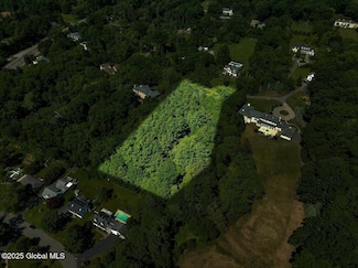 112 Woods Ln, Albany, NY 12204