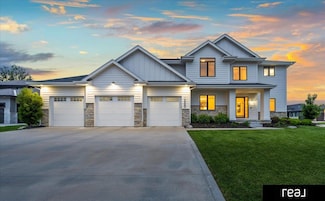 18880 Patrick Cir, Elkhorn, NE 68022