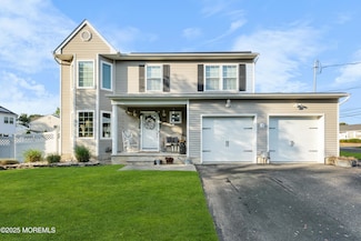 48 Poplar St, Beachwood, NJ 08722