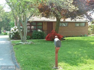 9717 Deanewood Ln, Hagerstown, MD 21740
