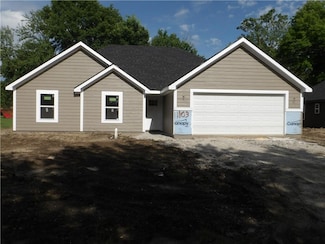 1103 S Olive St, Holden, MO 64040