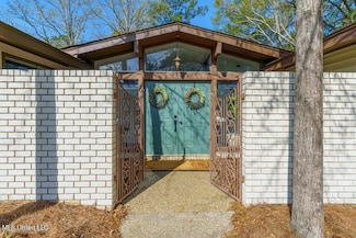 100 Pinewood Dr, Hattiesburg, MS 39402