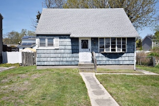23 Shore Dr, Mastic Beach, NY 11951