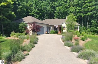 580 W Broadway, Suttons Bay, MI 49682