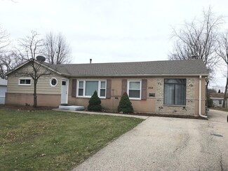 233 E Berkley Ln, Hoffman Estates, IL 60169