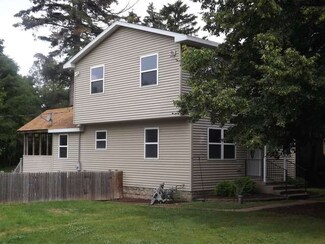 12044 256th Ave, Trevor, WI 53179