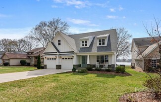 20601 Island Forest Dr, Cornelius, NC 28031