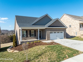 581 Timberline Dr, Lenoir City, TN 37772
