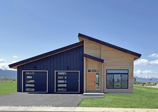 1085 Pawnee Rd, Driggs, ID 83422