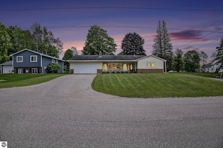 511 Franklin St, Kingsley, MI 49649
