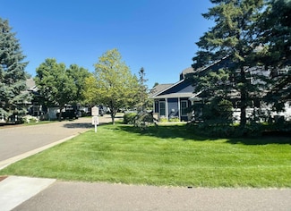 401 Hickory Ln N, Saint Paul, MN 55128