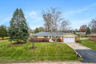 959 Firefly Dr, Machesney Park, IL 61115