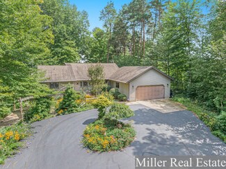 11379 Stagecoach Dr, Dowling, MI 49050