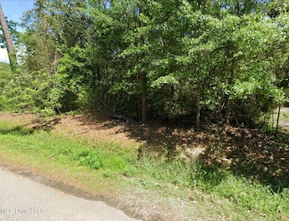 0 Venus St, Waveland, MS 39576