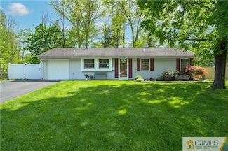 37 Emerald Rd, Kendall Park, NJ 08824