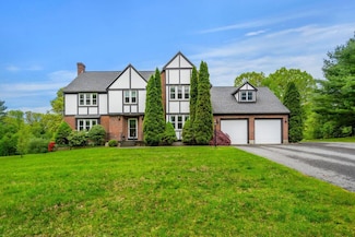 7 David Dr, Pelham, NH 03076
